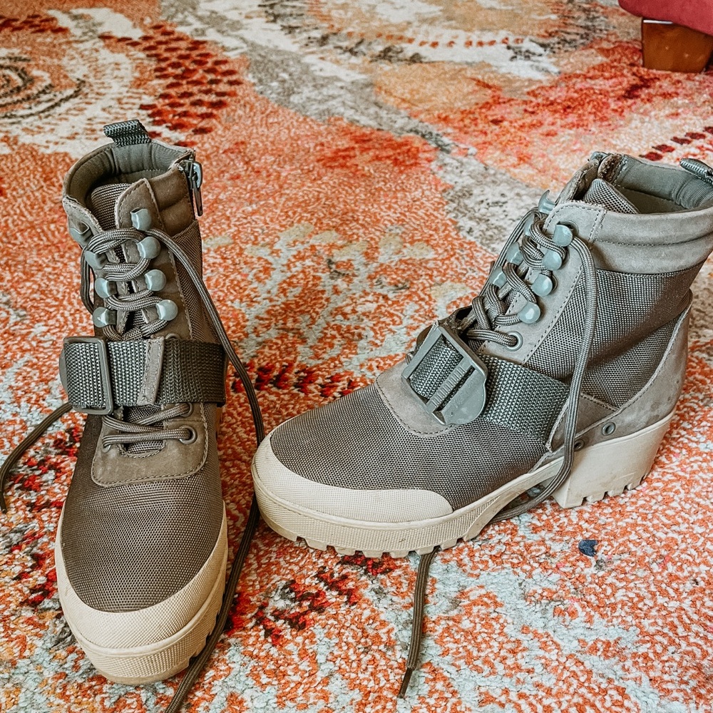 Steve Madden Olive Combat Boots Size 6.5 Women’s